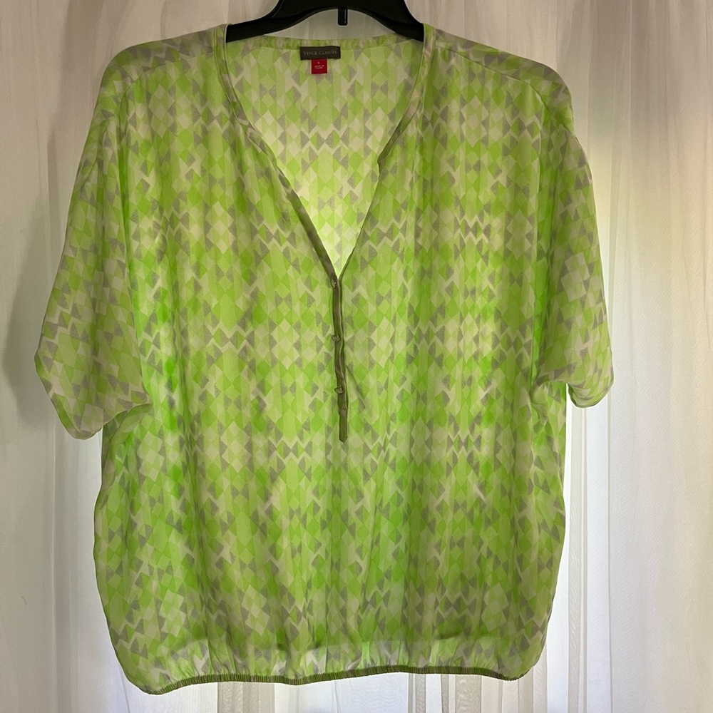 Women’s Top Size Large Vince Camuto Green Blouse line